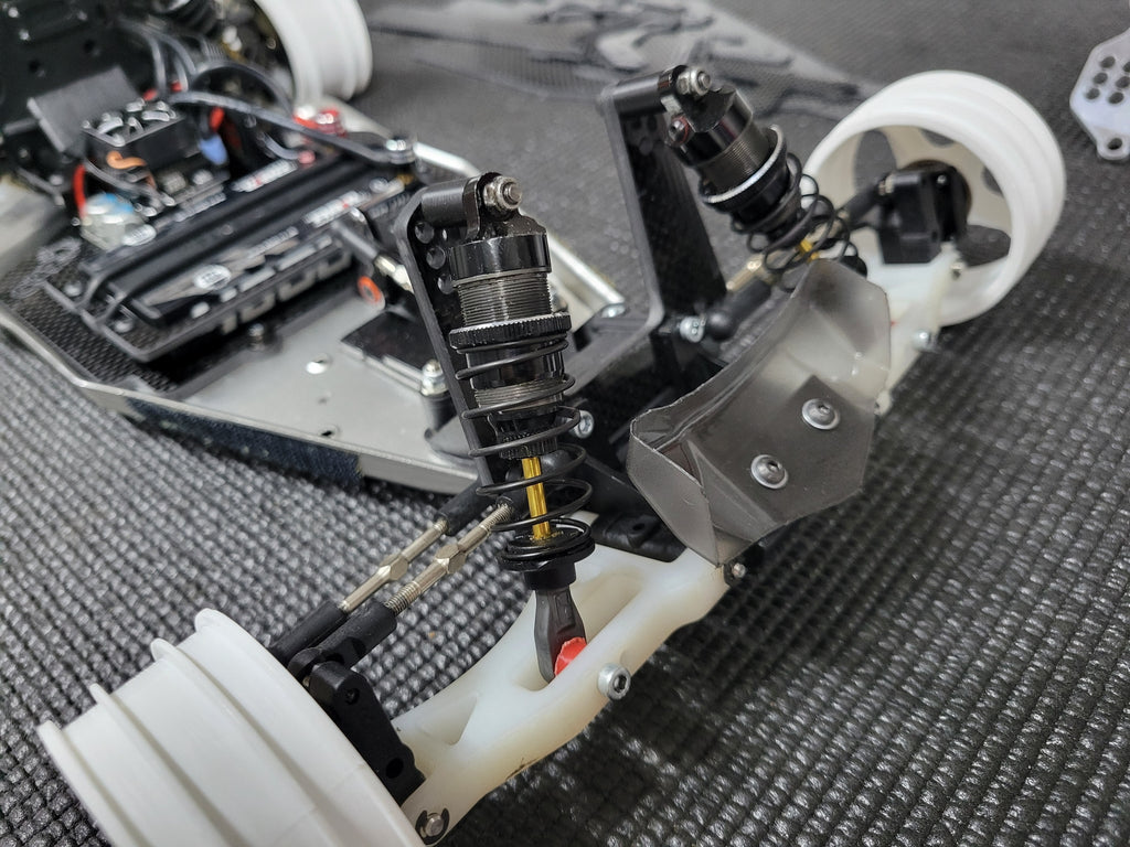 RADICAL RC SCHUMACHER COUGAR CLASSIC FRONT WING AND MOUNT