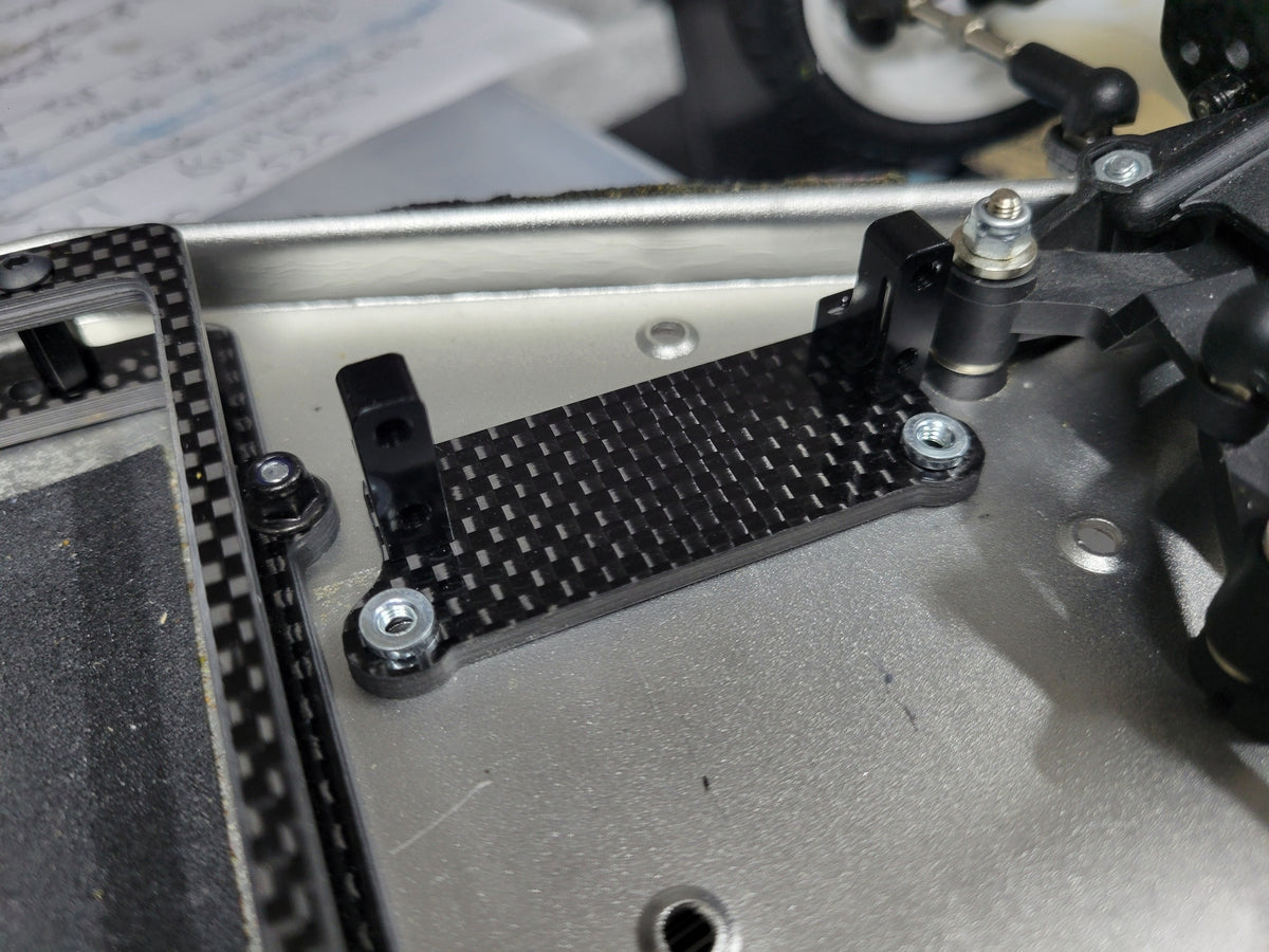 RADICAL SCHUMACHER COUGAR CARBON SERVO HOLDER
